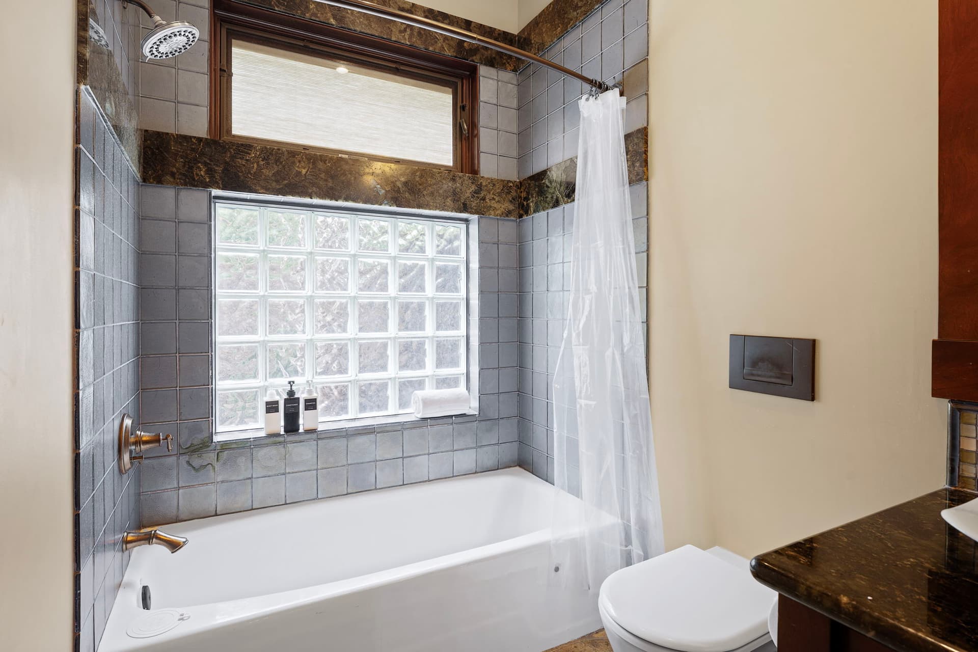 Hale Konane - Image 36