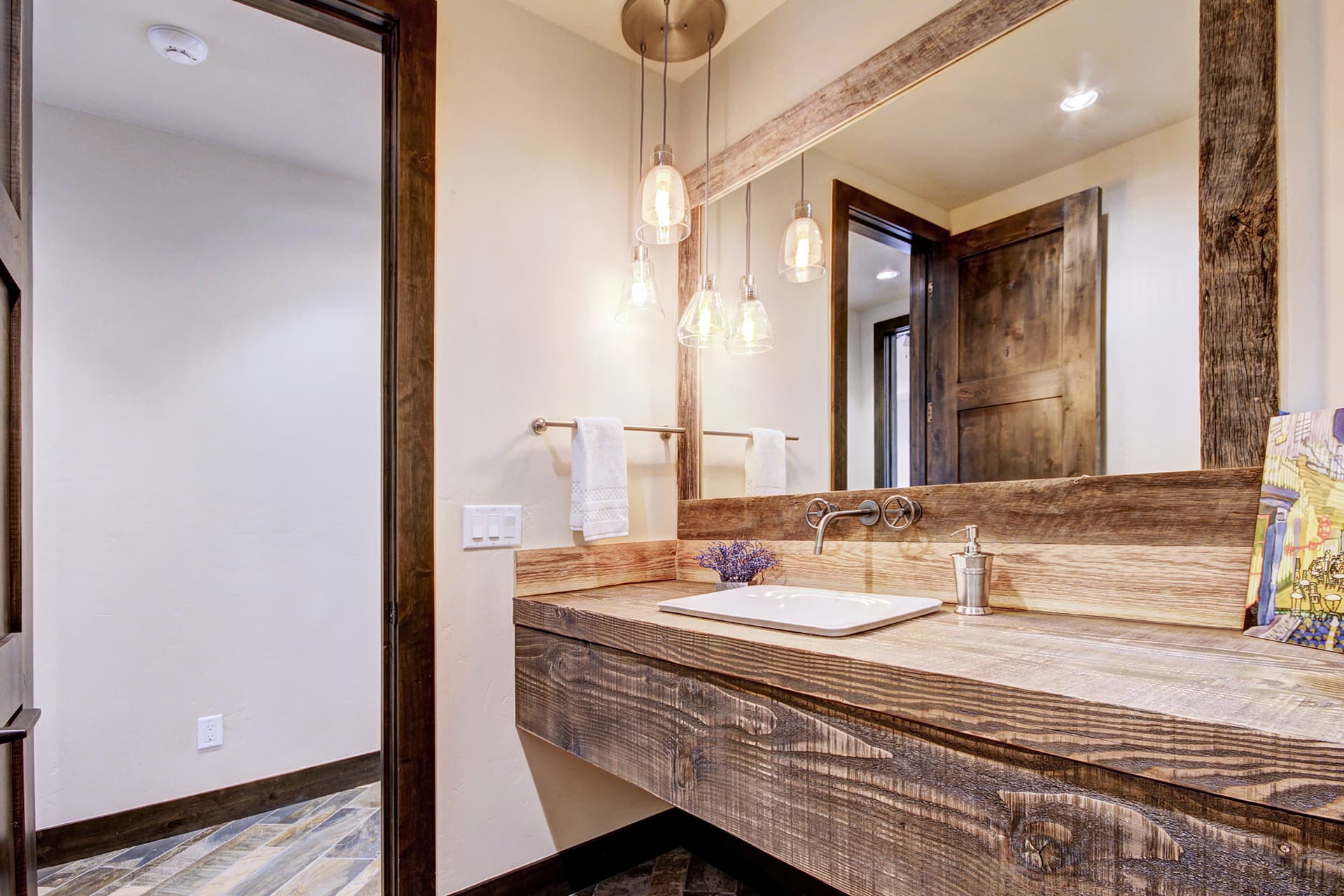 Hawk's Hideaway - Image 12