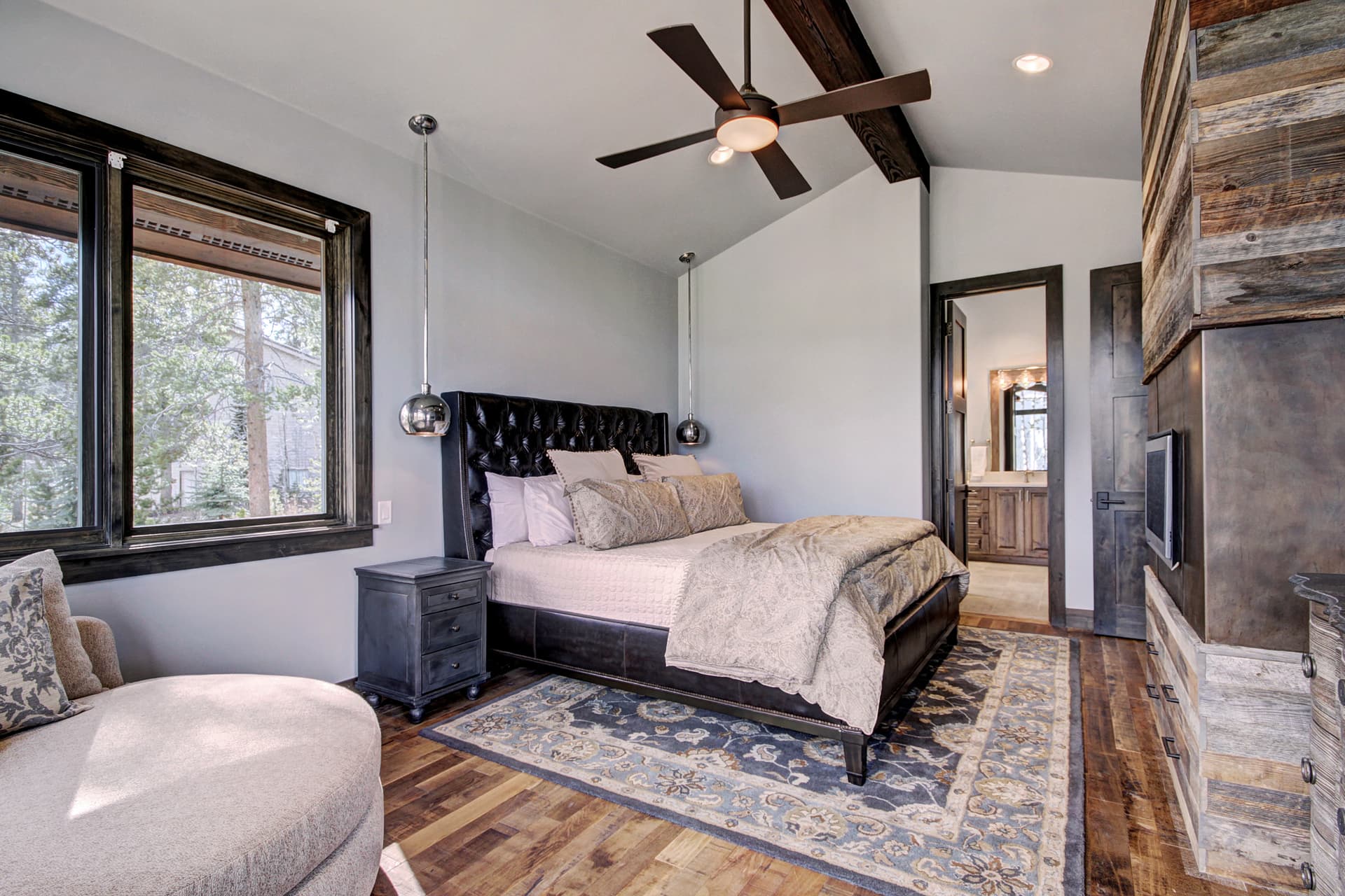 Hawk's Hideaway - Image 16