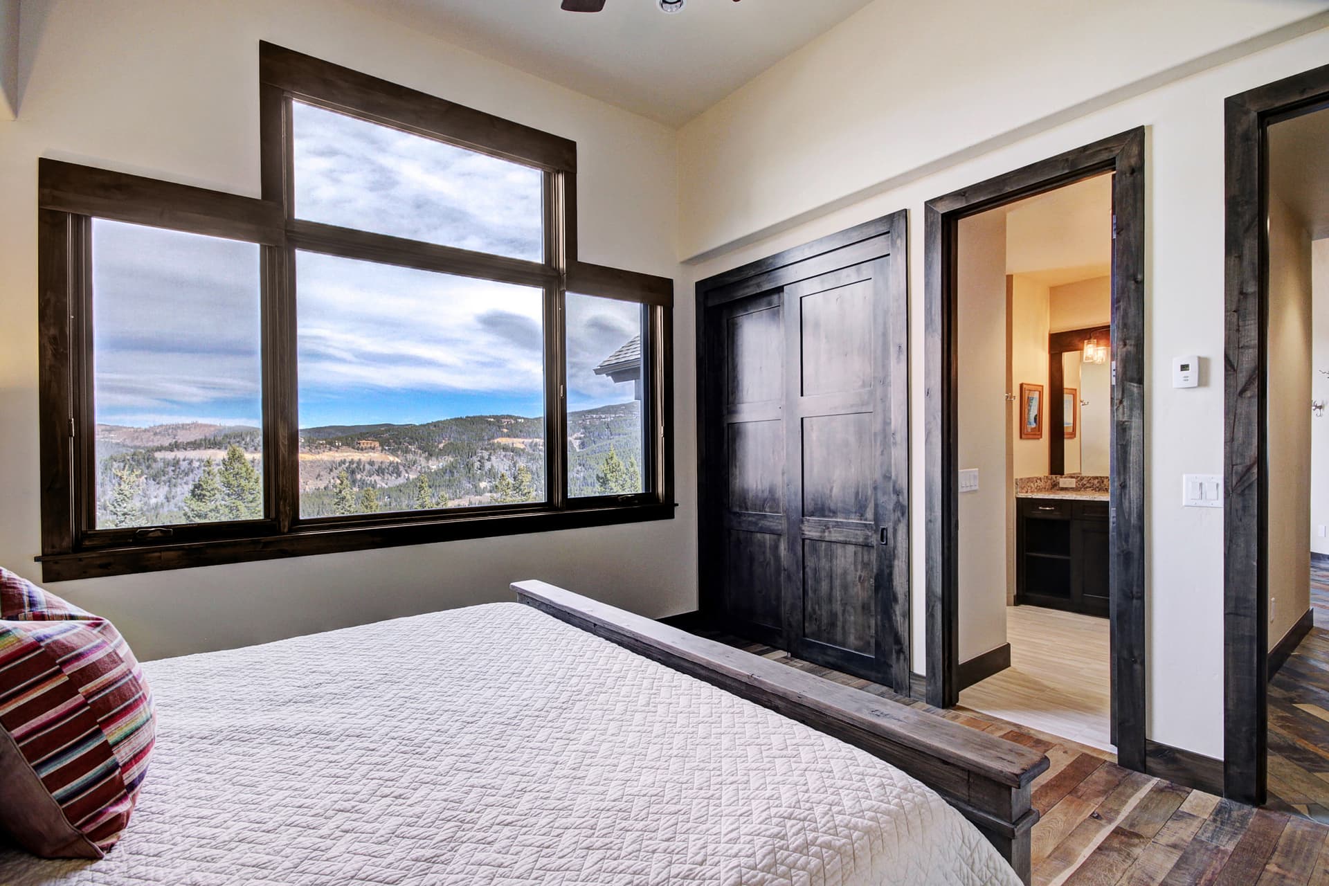 Hawk's Hideaway - Image 19