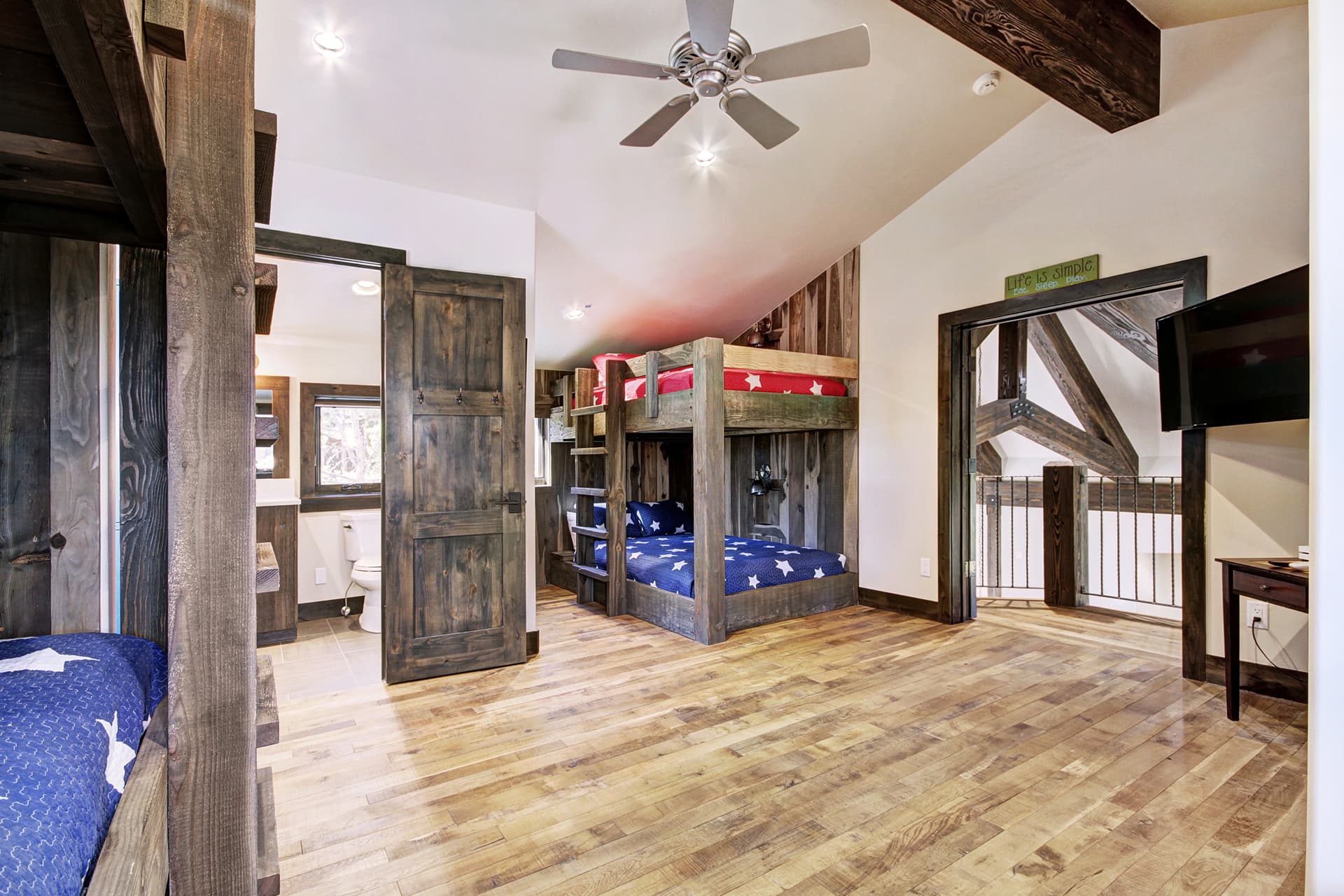 Hawk's Hideaway - Image 25