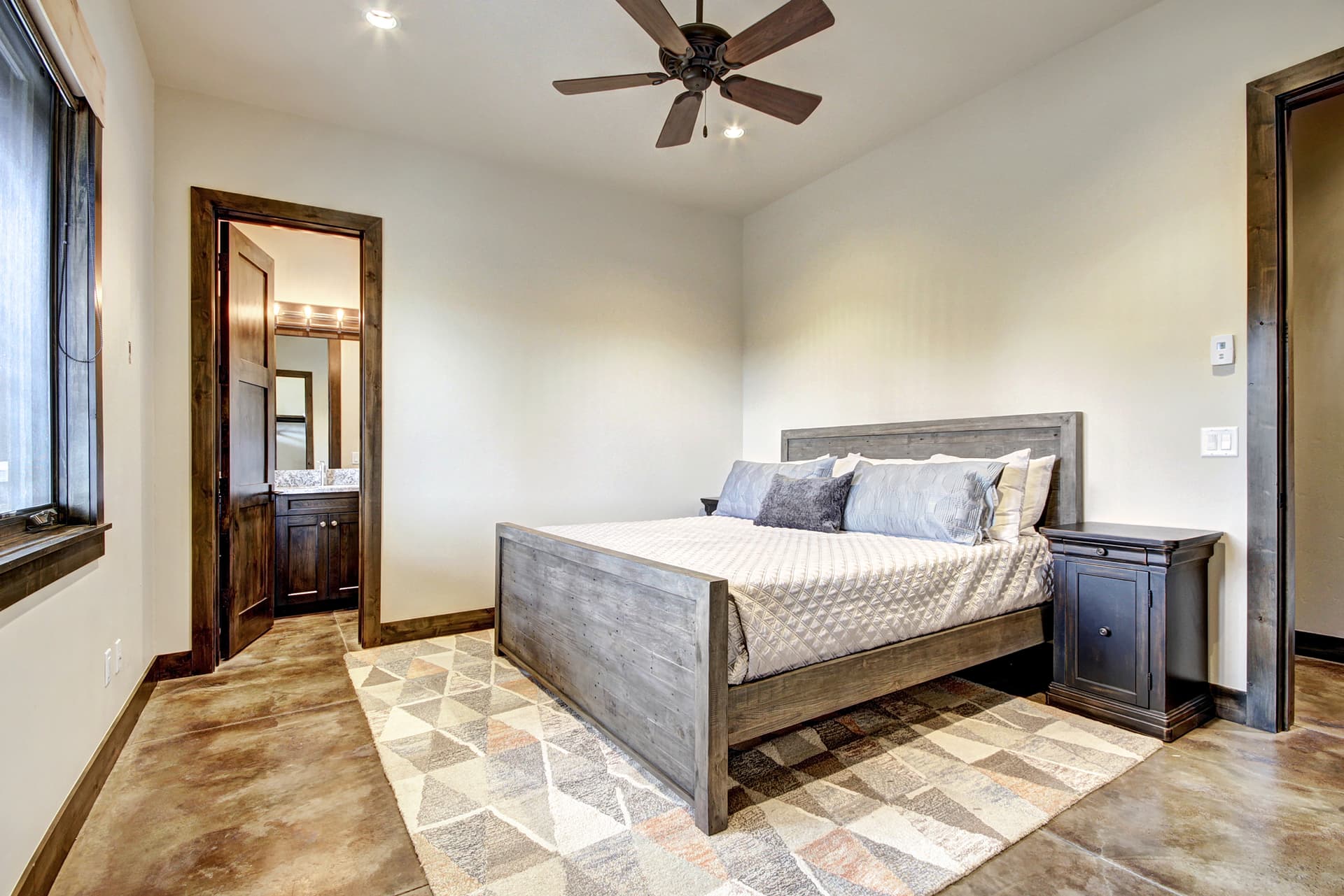 Hawk's Hideaway - Image 29