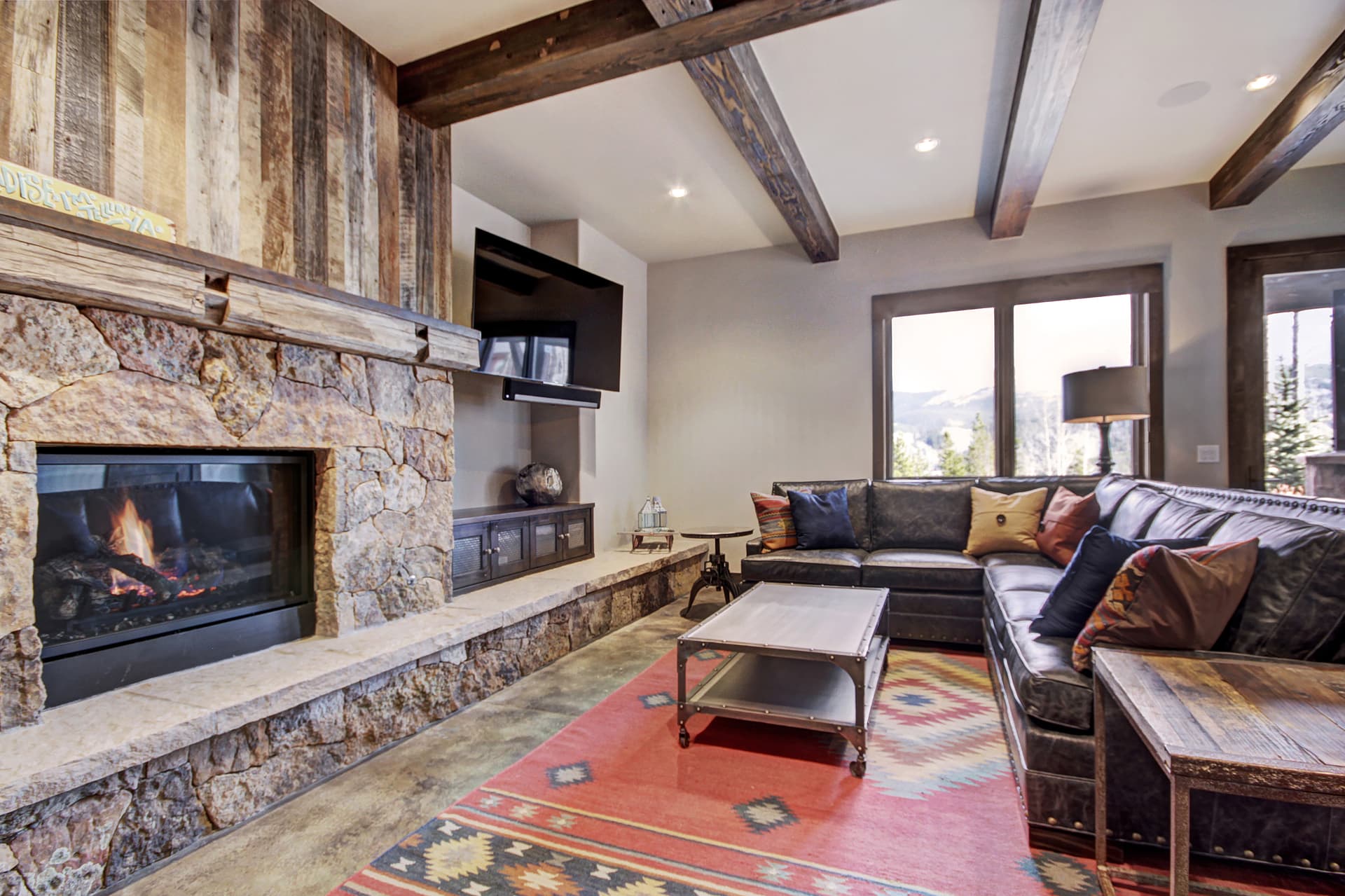 Hawk's Hideaway - Image 35