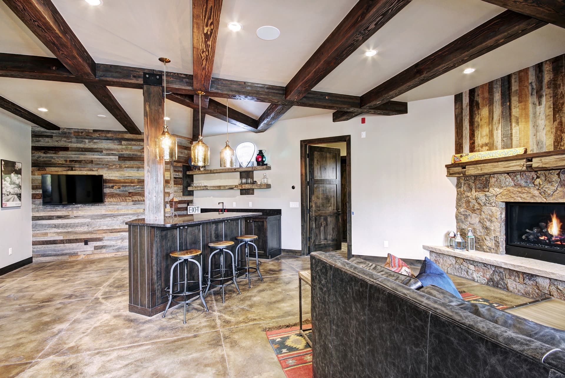 Hawk's Hideaway - Image 36