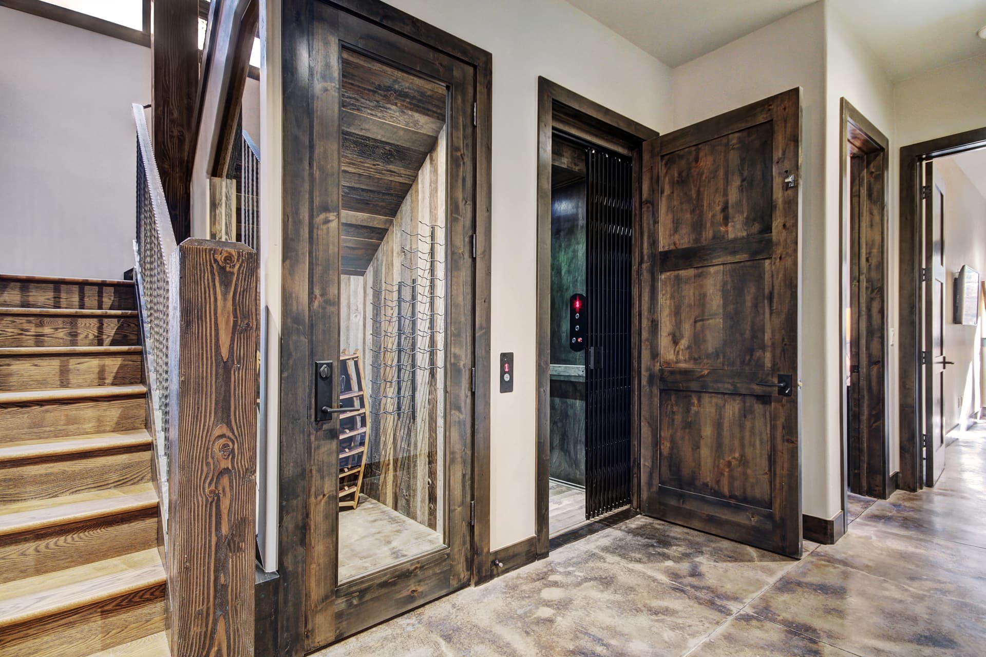 Hawk's Hideaway - Image 38