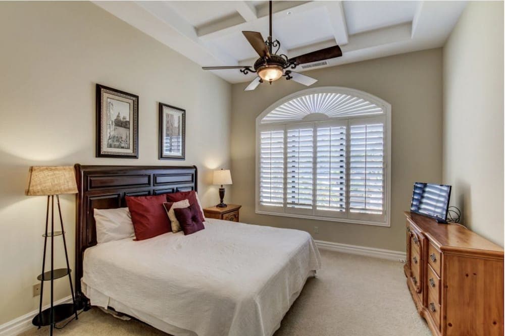 Hayden Manor - Image 2