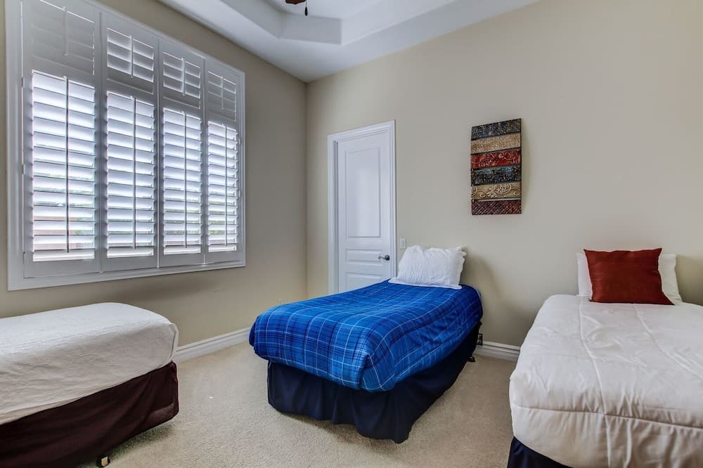 Hayden Manor - Image 13