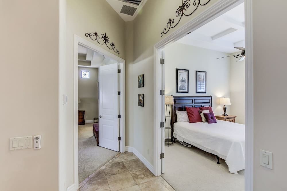 Hayden Manor - Image 20