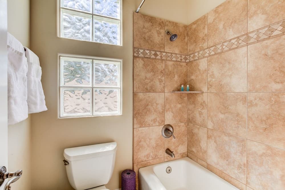 Hayden Manor - Image 38