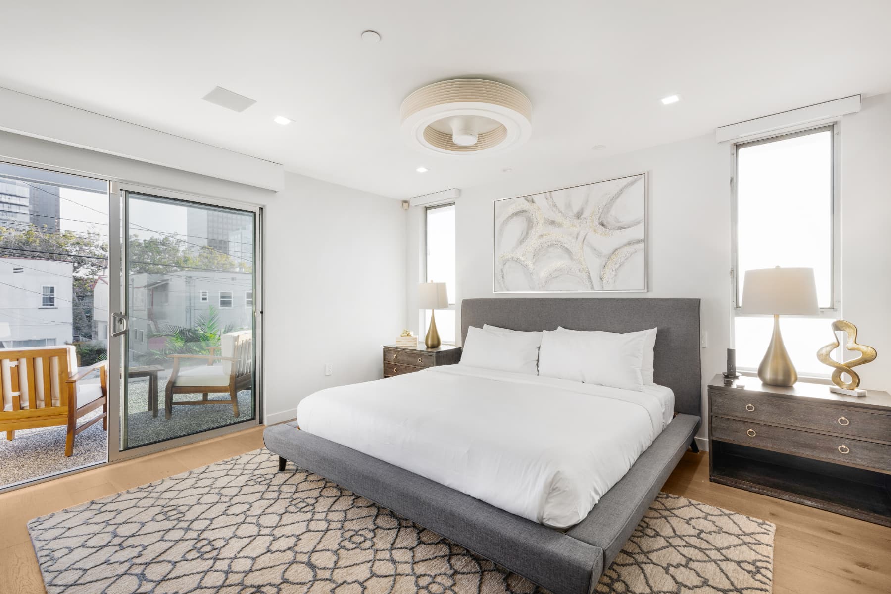 Lindenhurst House - Image 20