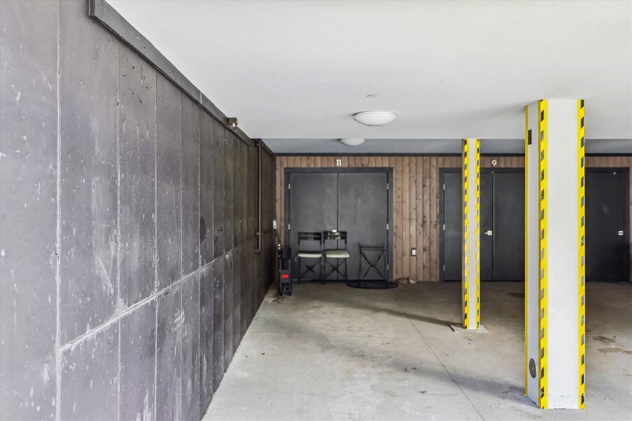 River West #522 - Image 32