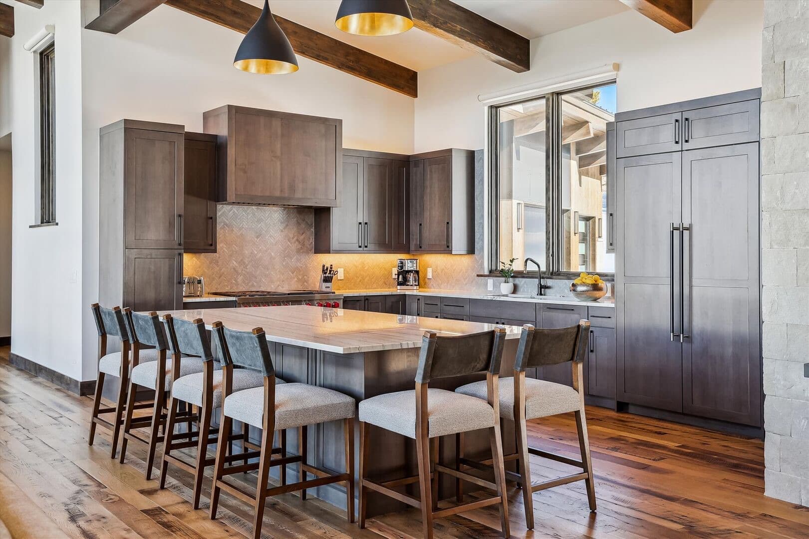 Modern View Manor - Image 5