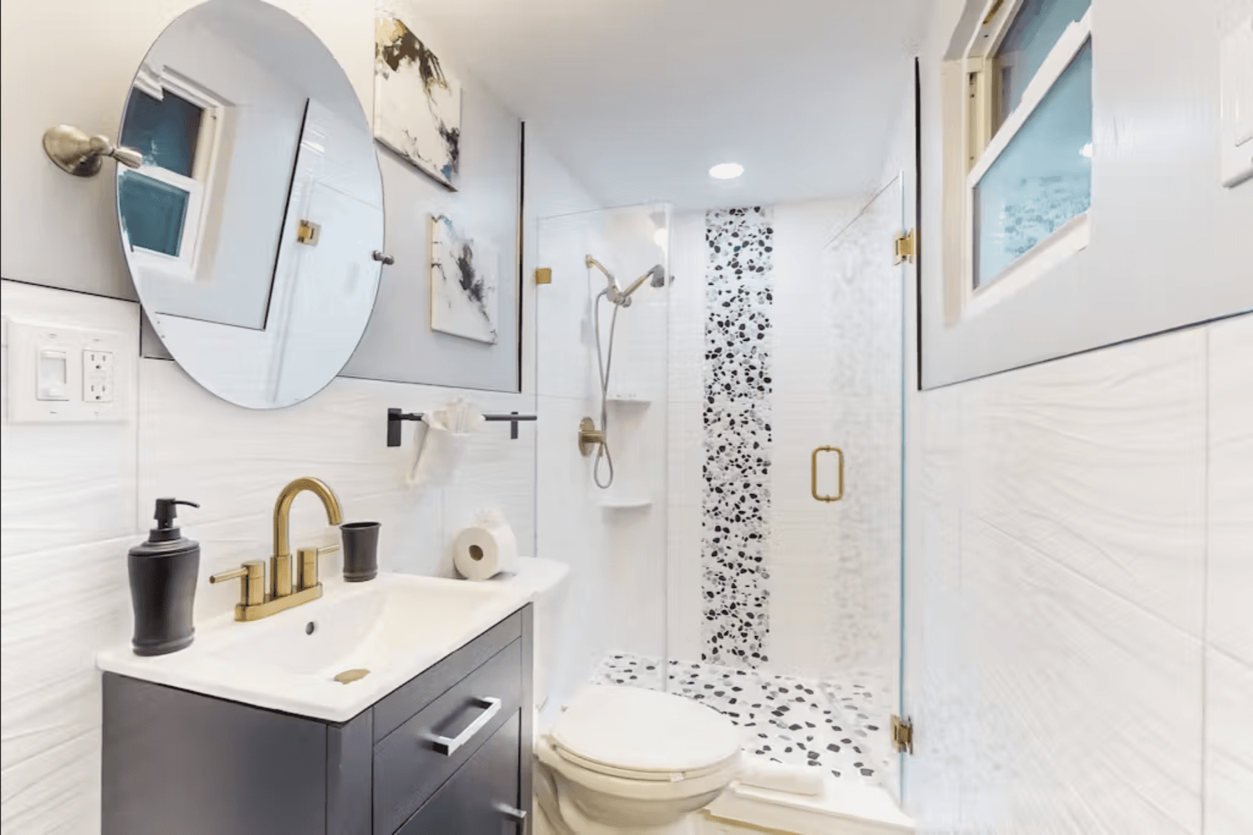 Clearwater Coastal Haven - Image 9