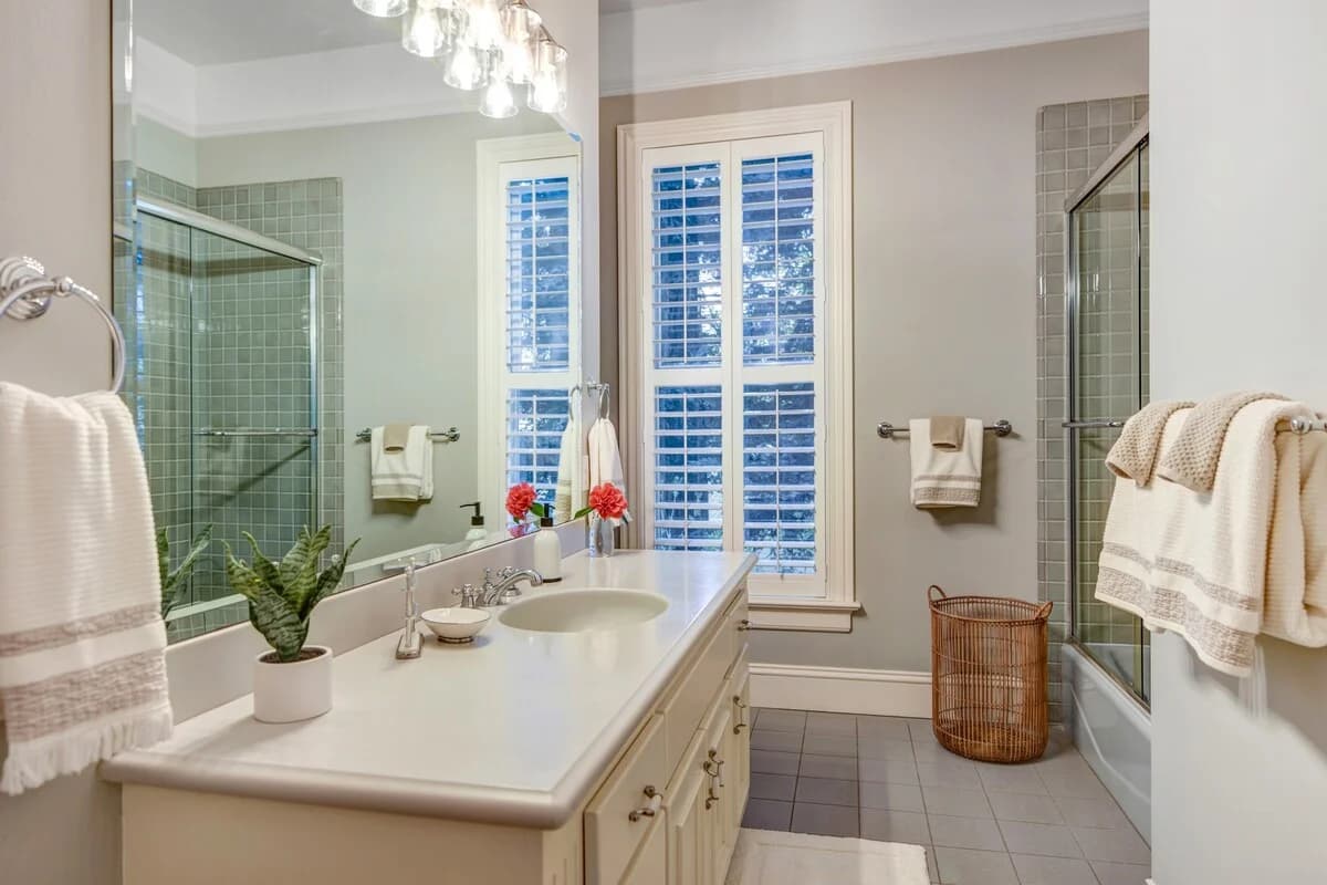 Armstrong Estate - Image 31