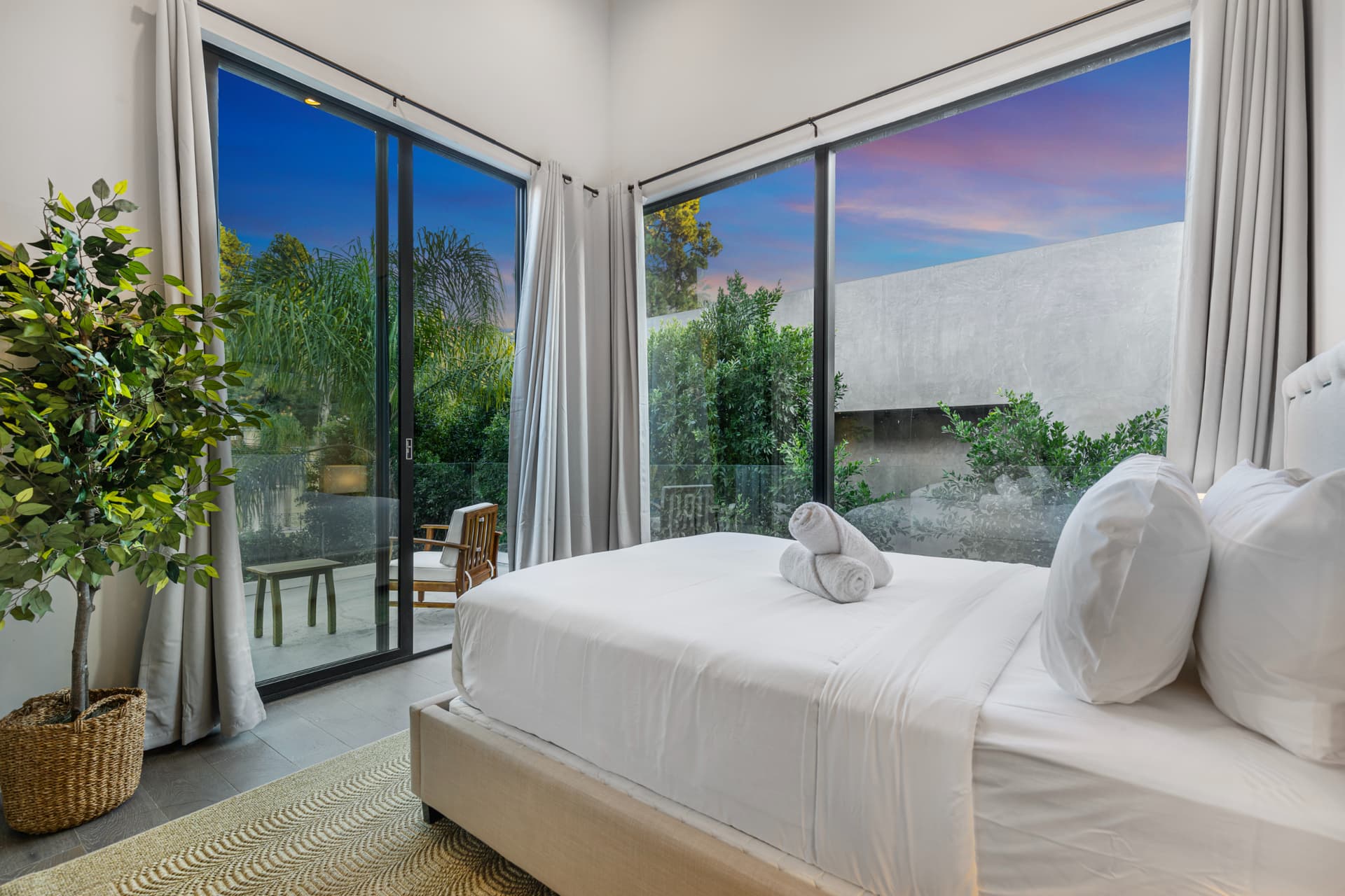 Coldwater Canyon - Image 18