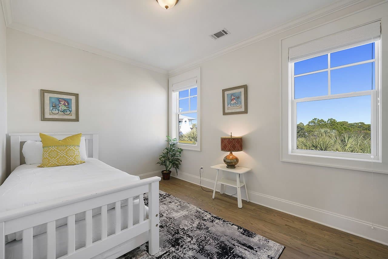 Hermosa Manor - Image 35