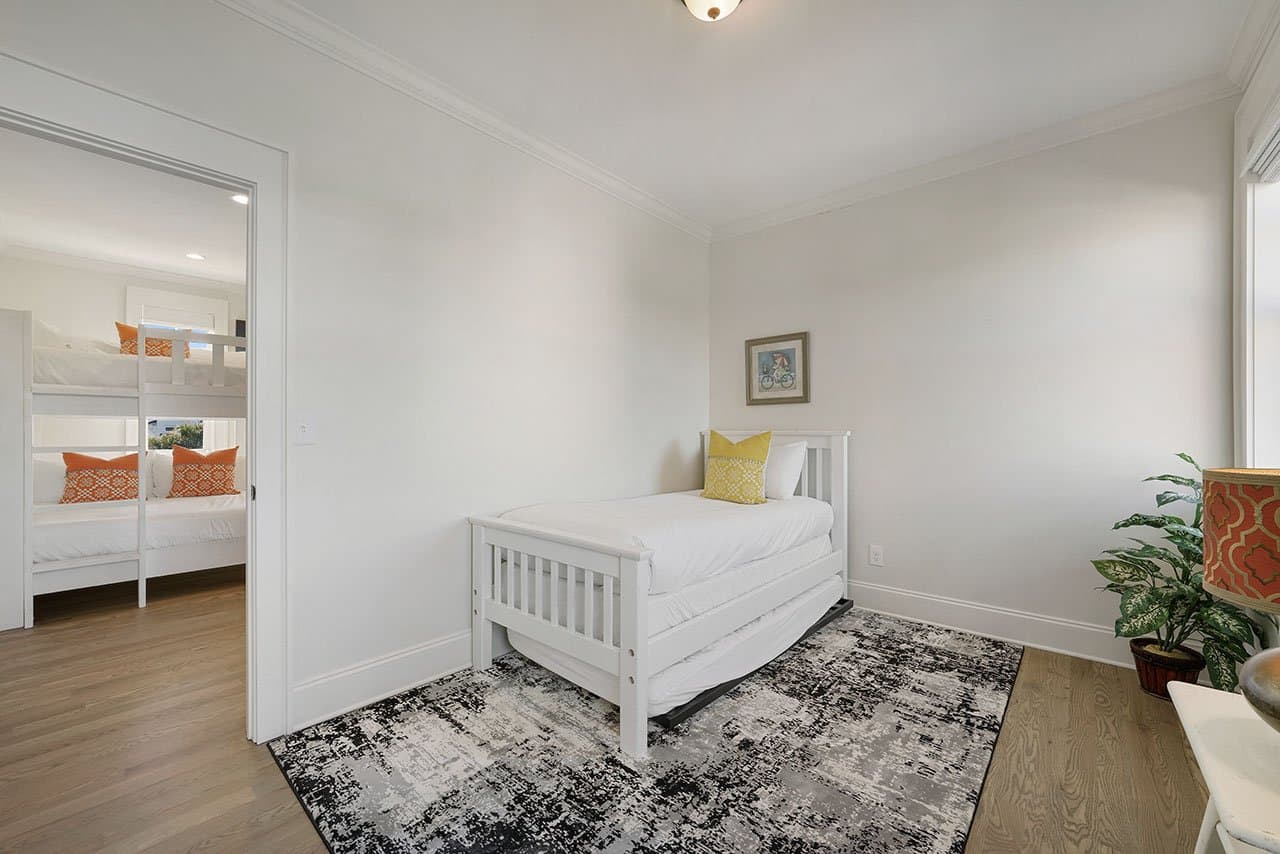 Hermosa Manor - Image 36