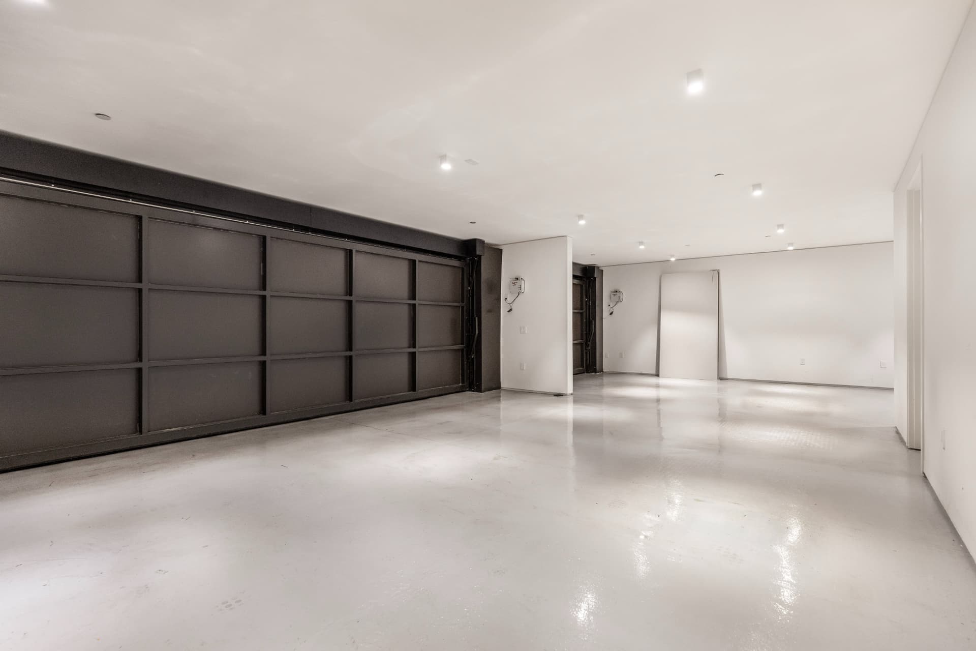 Lago Vista Modern - Image 41