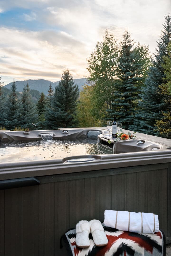 Elkhorn Estate - Image 10