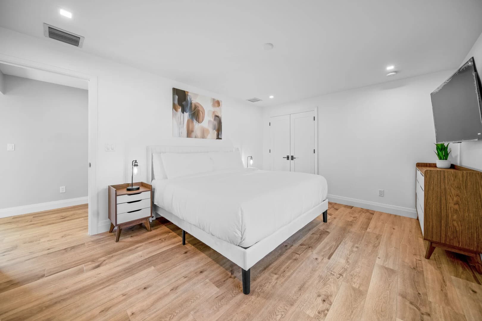 Waters Edge #906 - Image 32