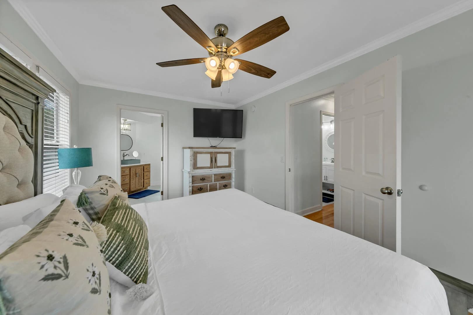 Rainbow Fish Home - Image 27