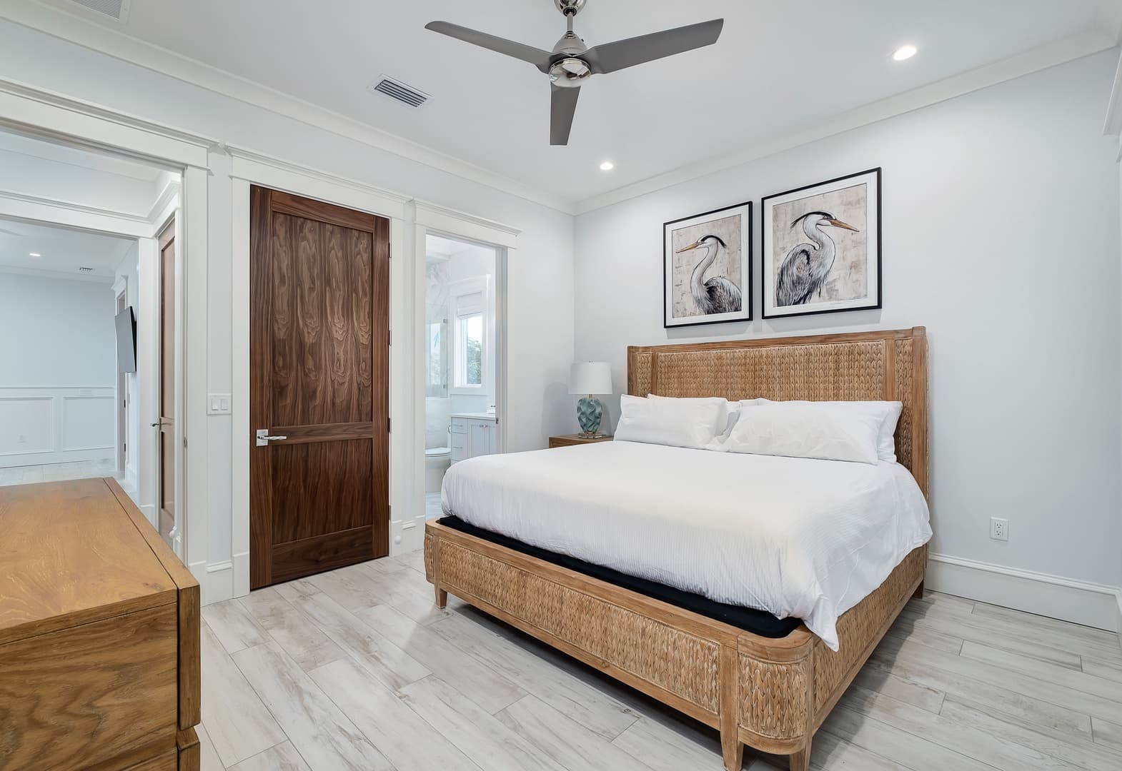 Social Manor - Image 22