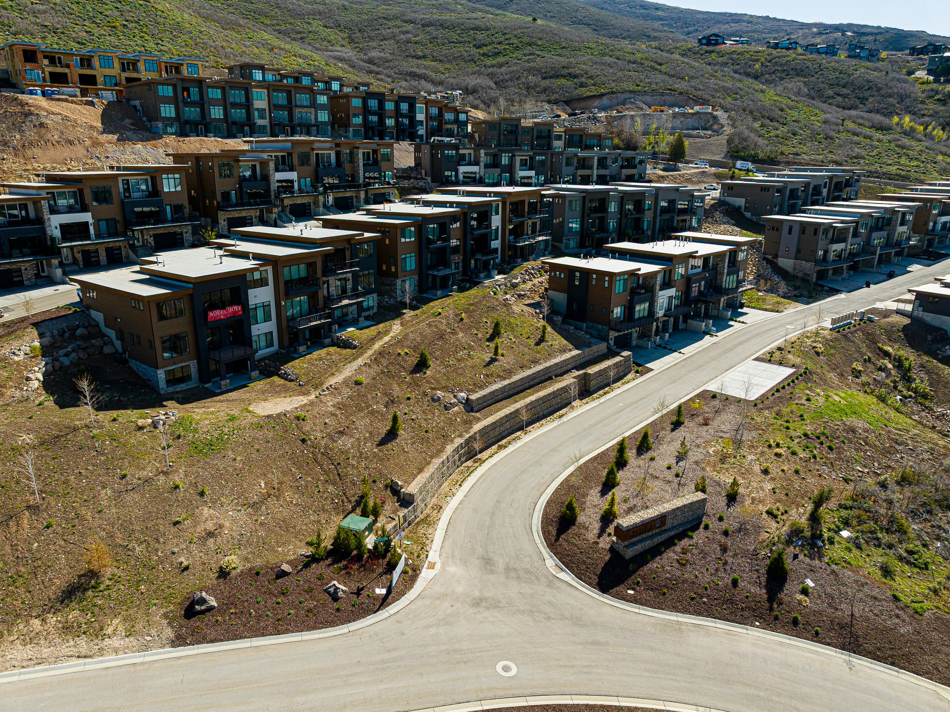 Hideout Grand - Image 3