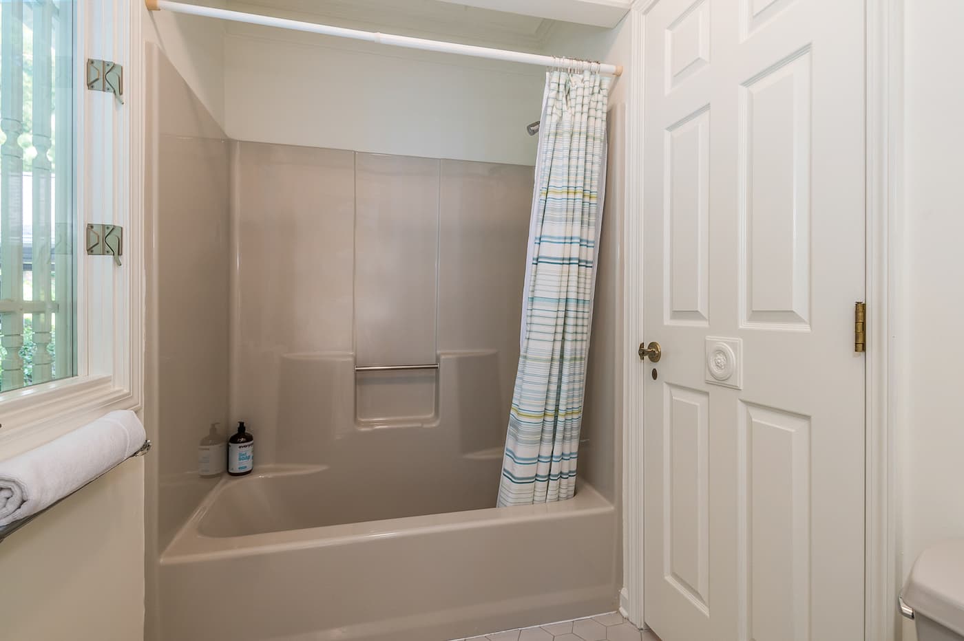 High Society - Image 25