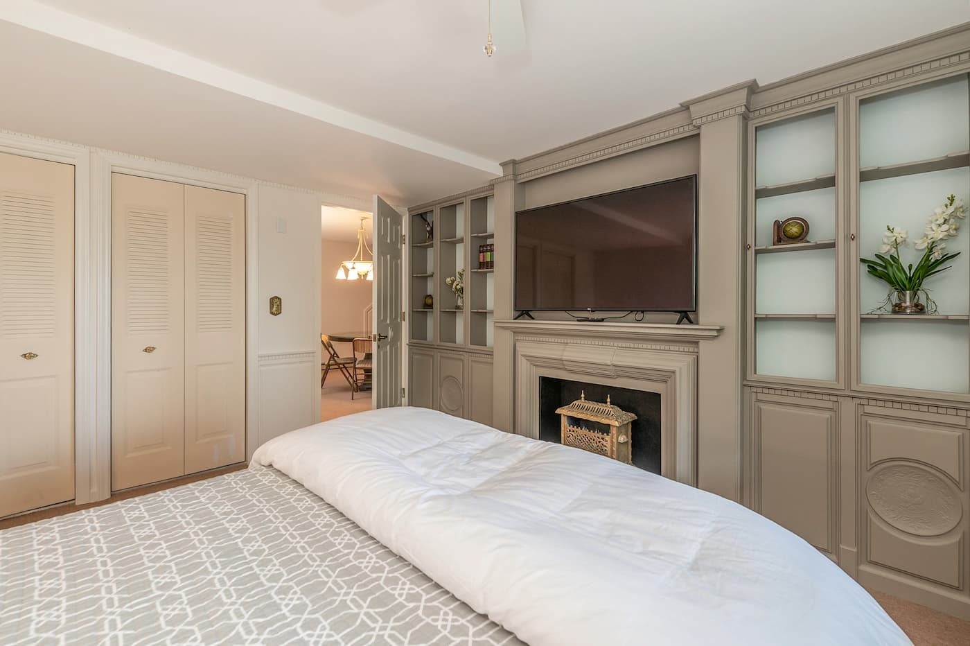 High Society - Image 29