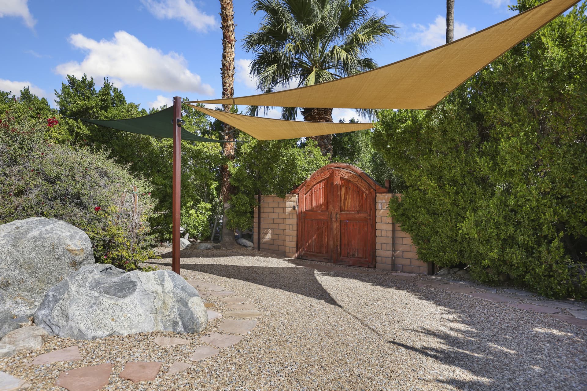 Historic Palm Springs Home - Image 30