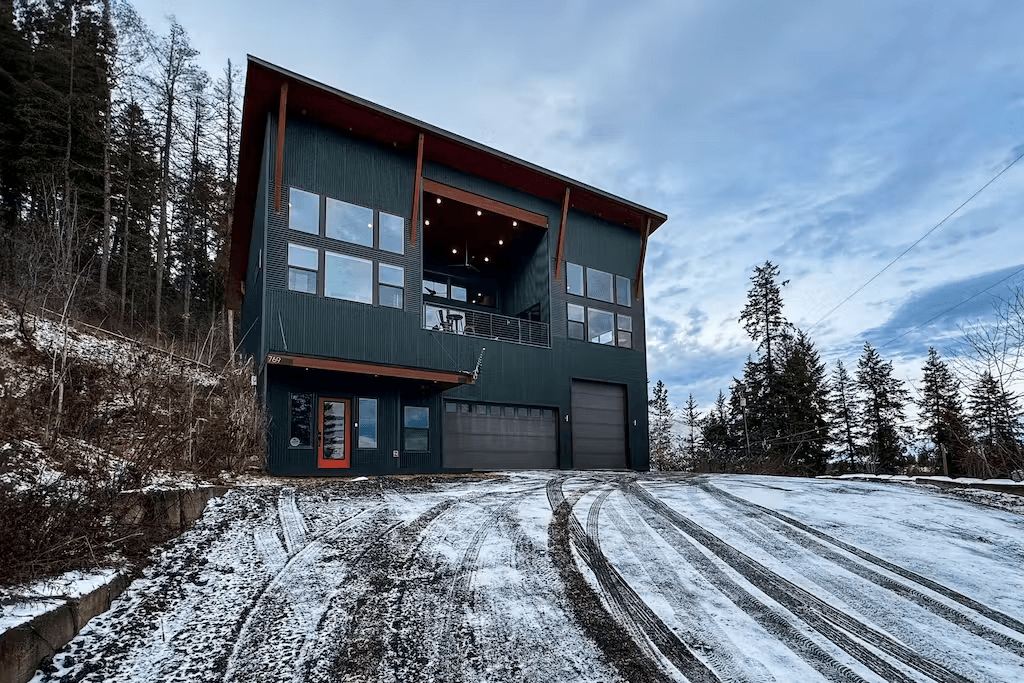 Spokane River Retreat - Image 5