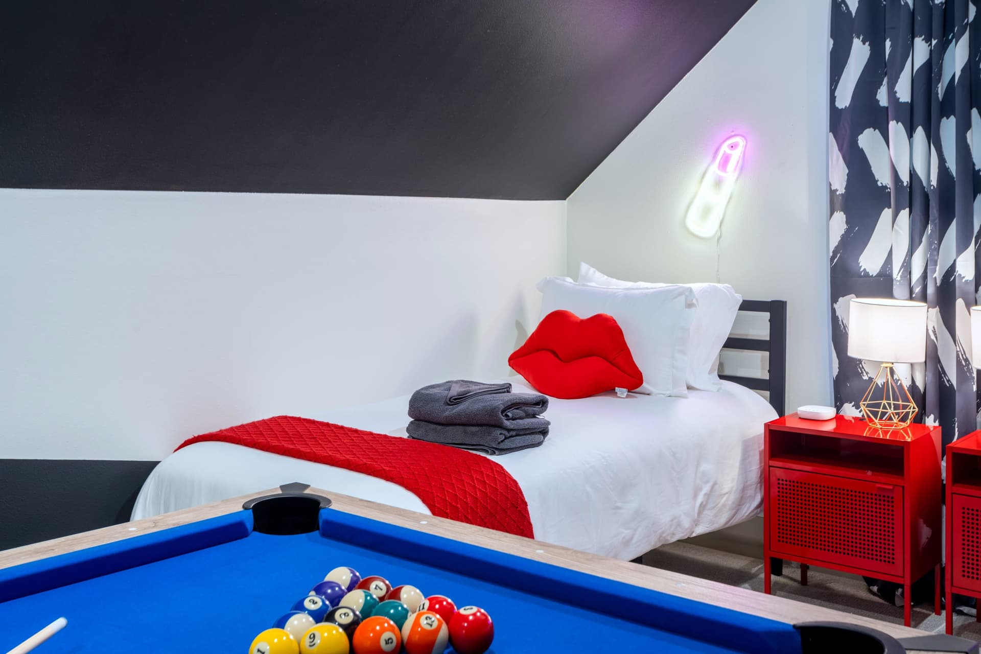 Queen's Gambit - Image 20