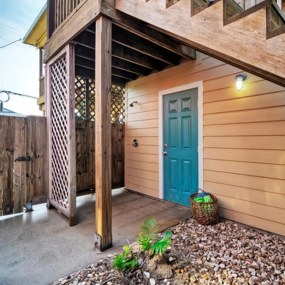 Moxy's Beach House - Image 38