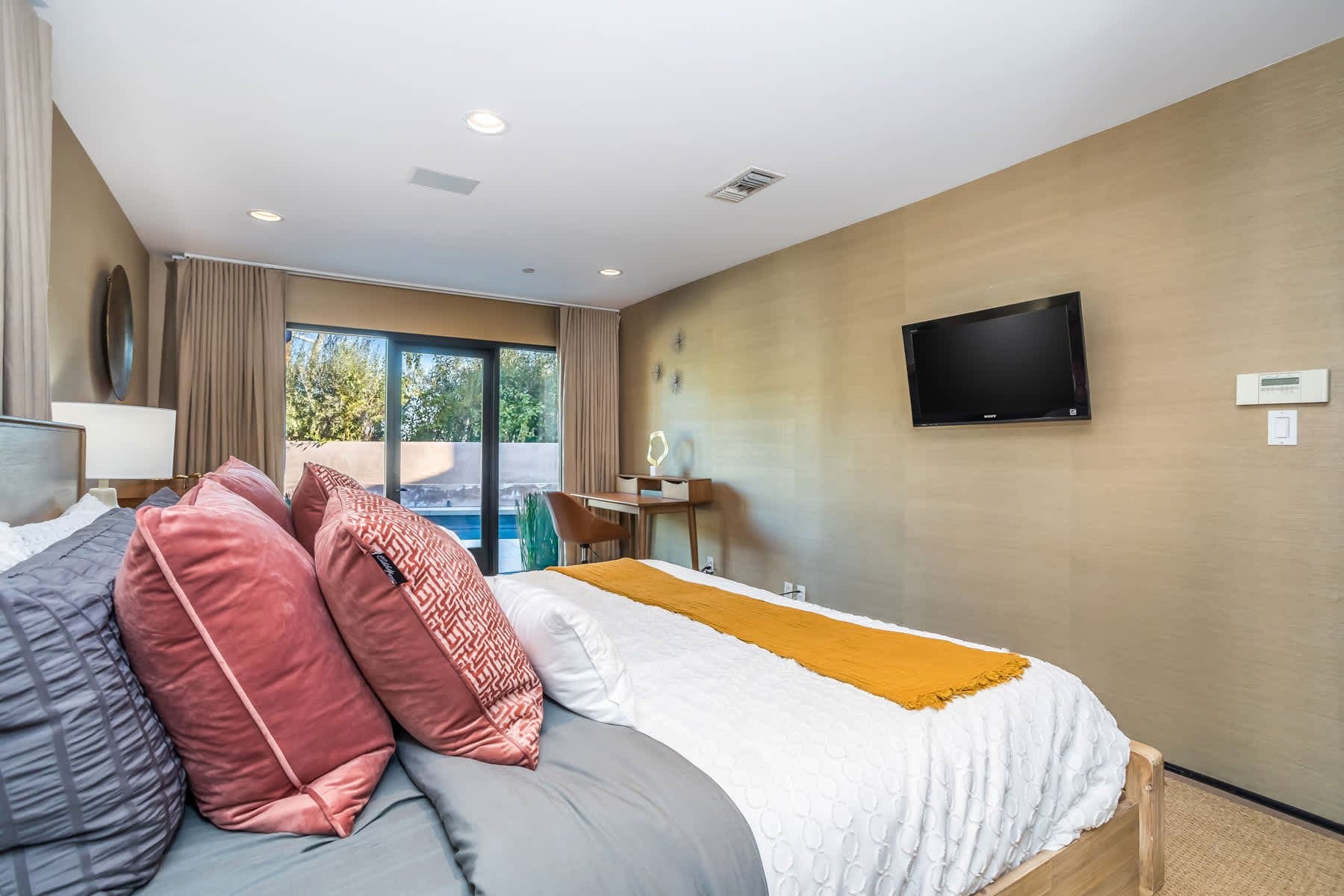 Bird Street Home - Image 26