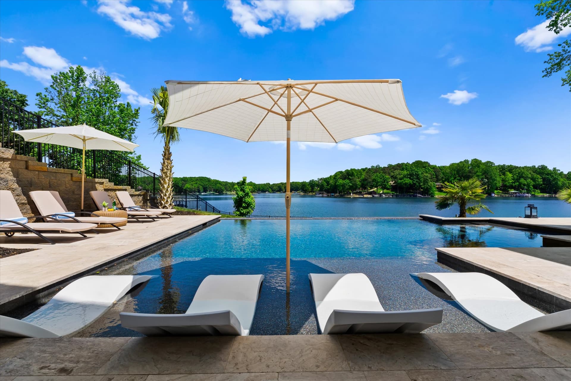 Hogan Crest - Image 60