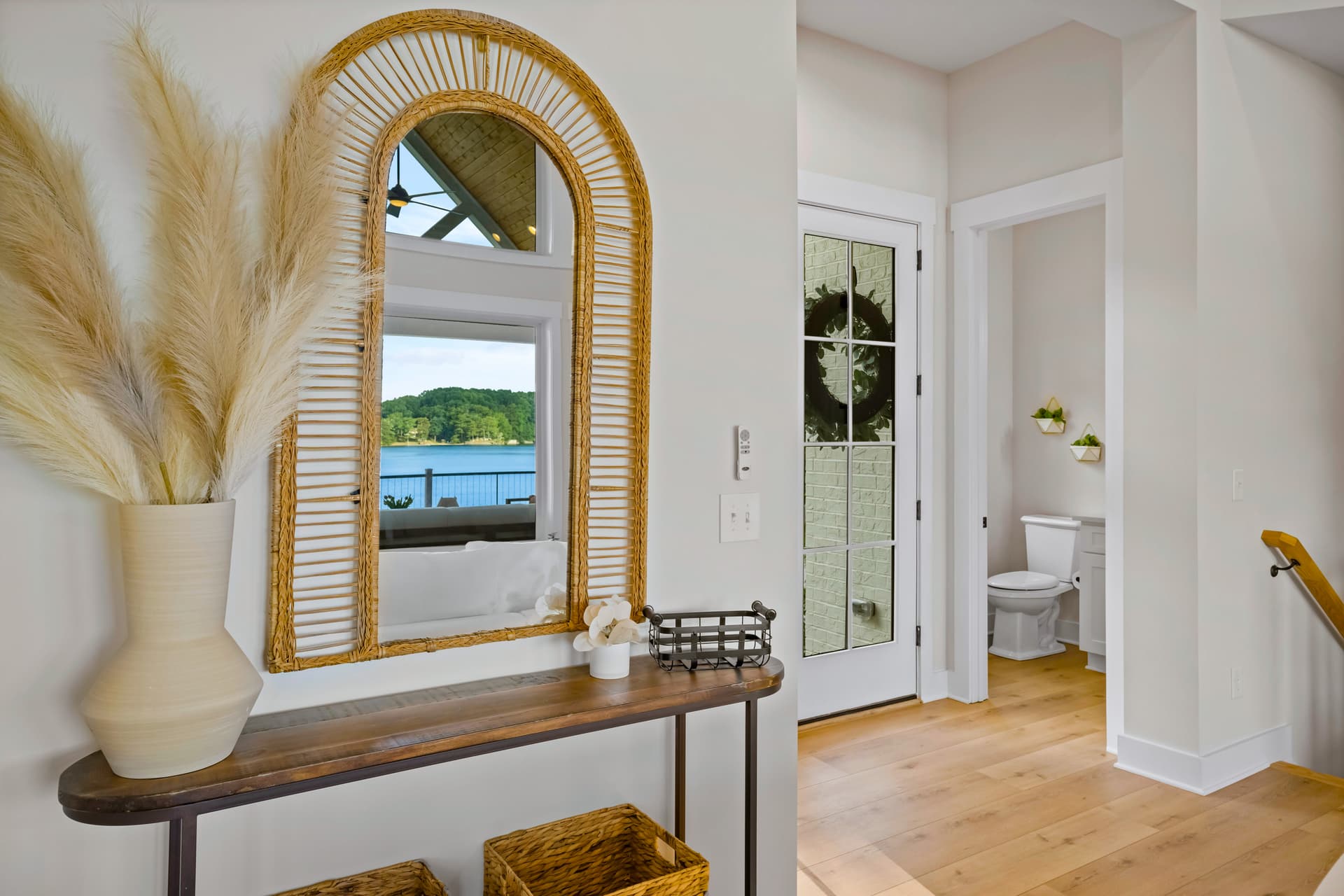 Hogan Crest - Image 18