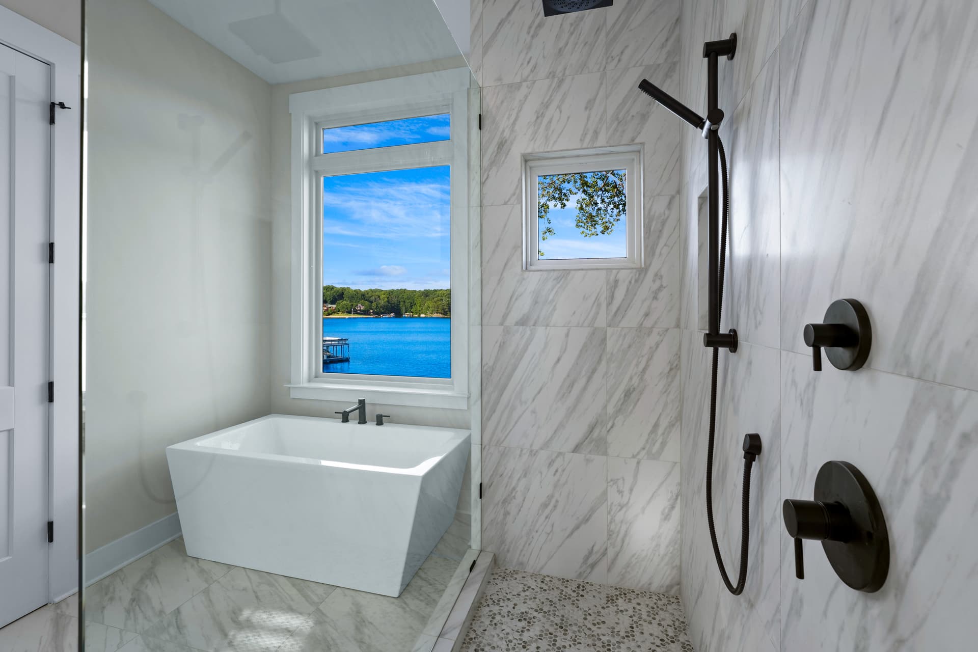 Hogan Crest - Image 23