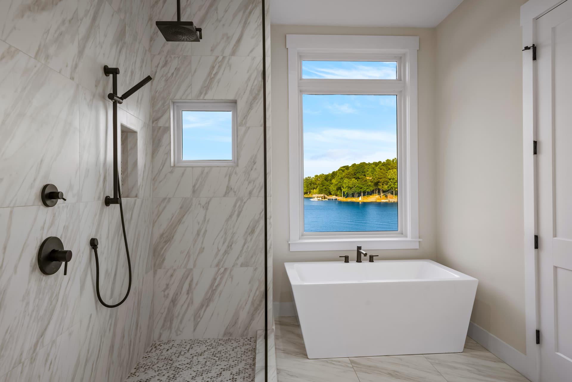 Hogan Crest - Image 29