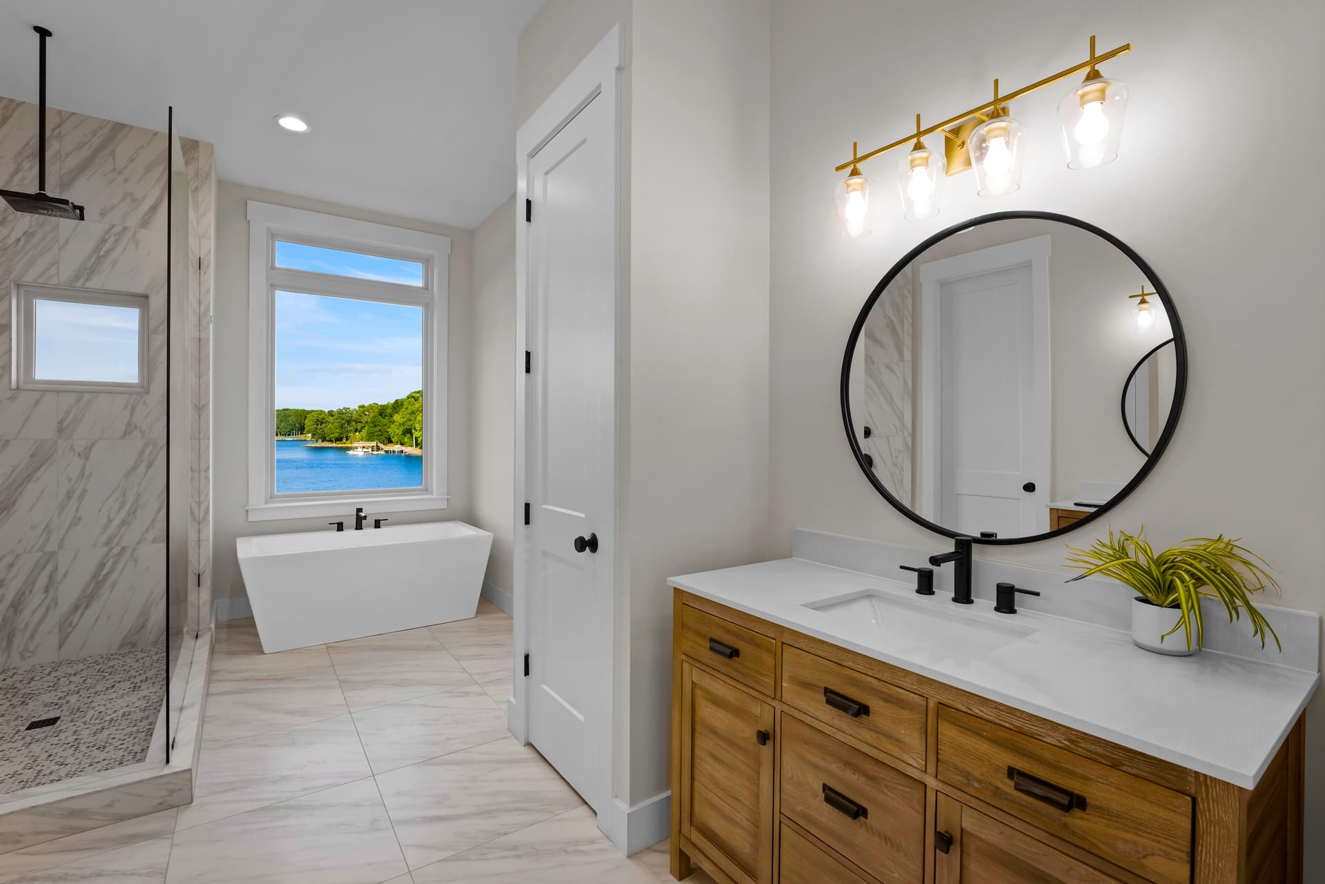 Hogan Crest - Image 30