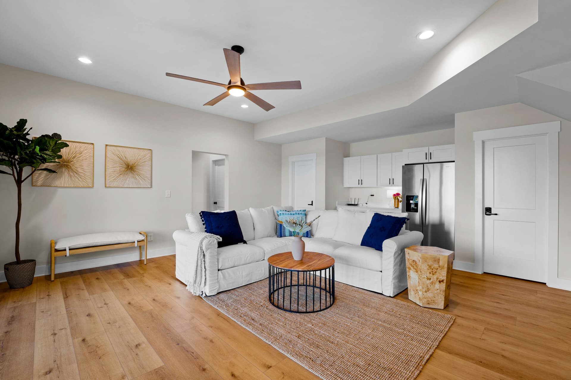 Hogan Crest - Image 36