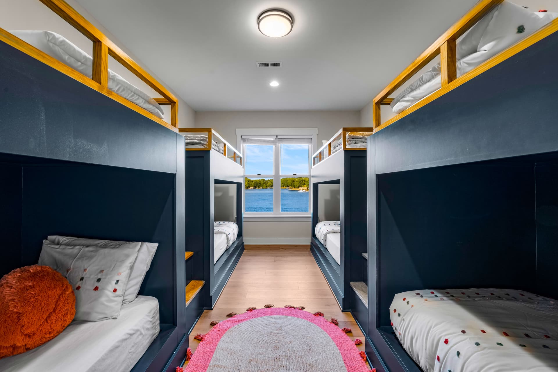 Hogan Crest - Image 39