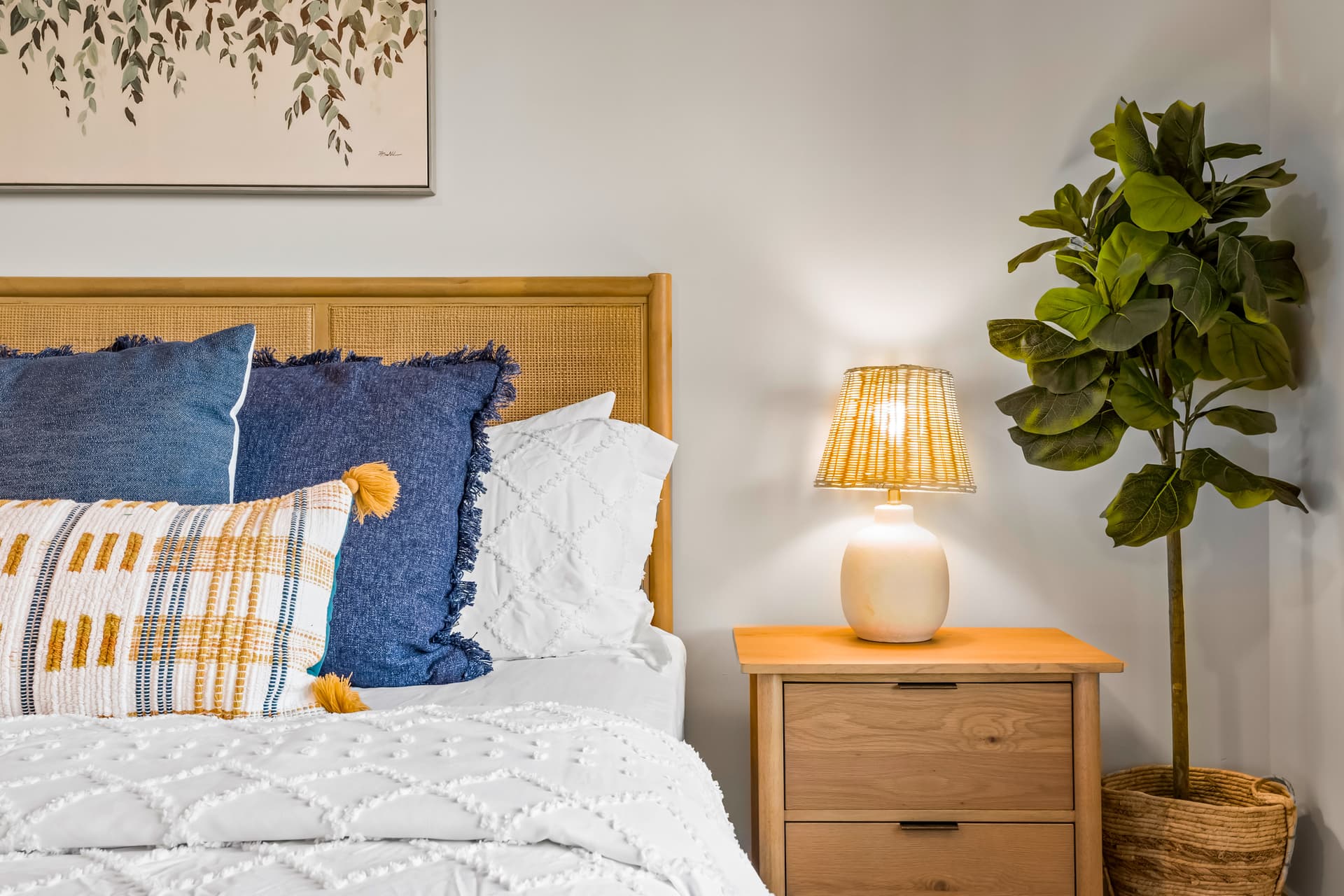 Hogan Crest - Image 51