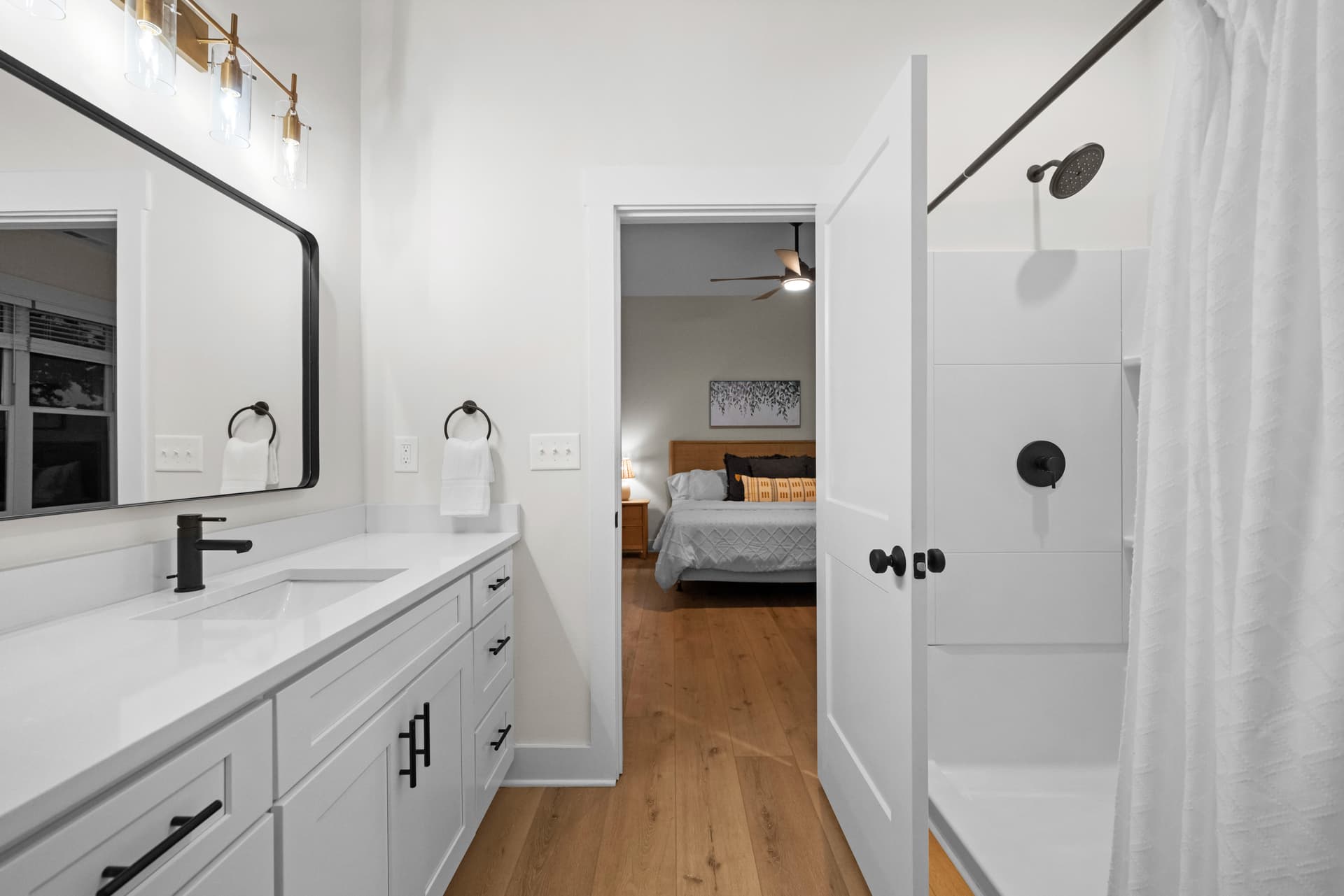 Hogan Crest - Image 53