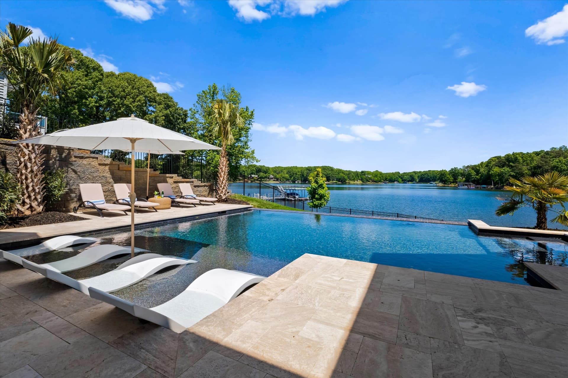 Hogan Crest - Image 2