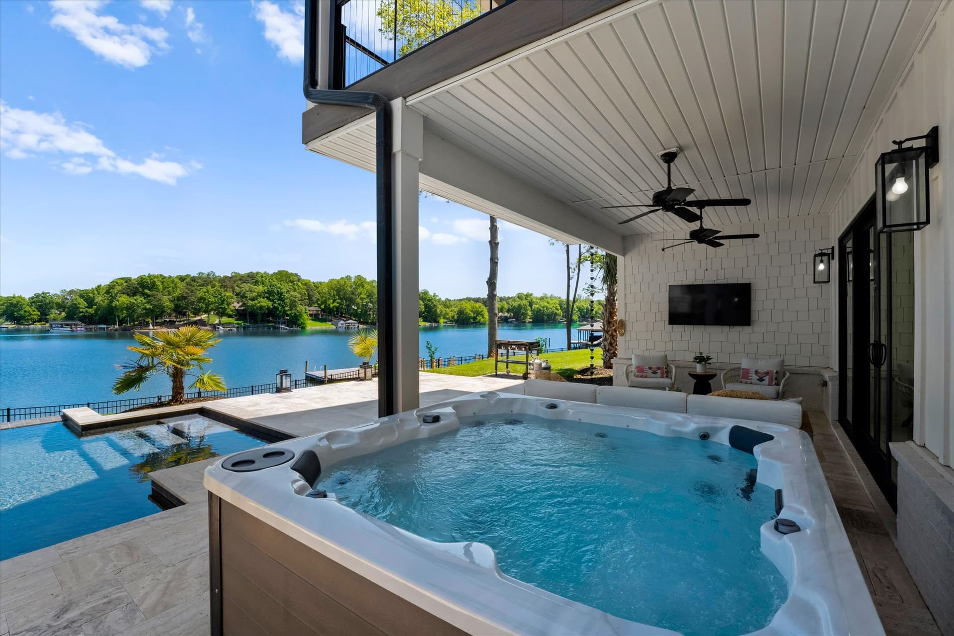 Hogan Crest - Image 64