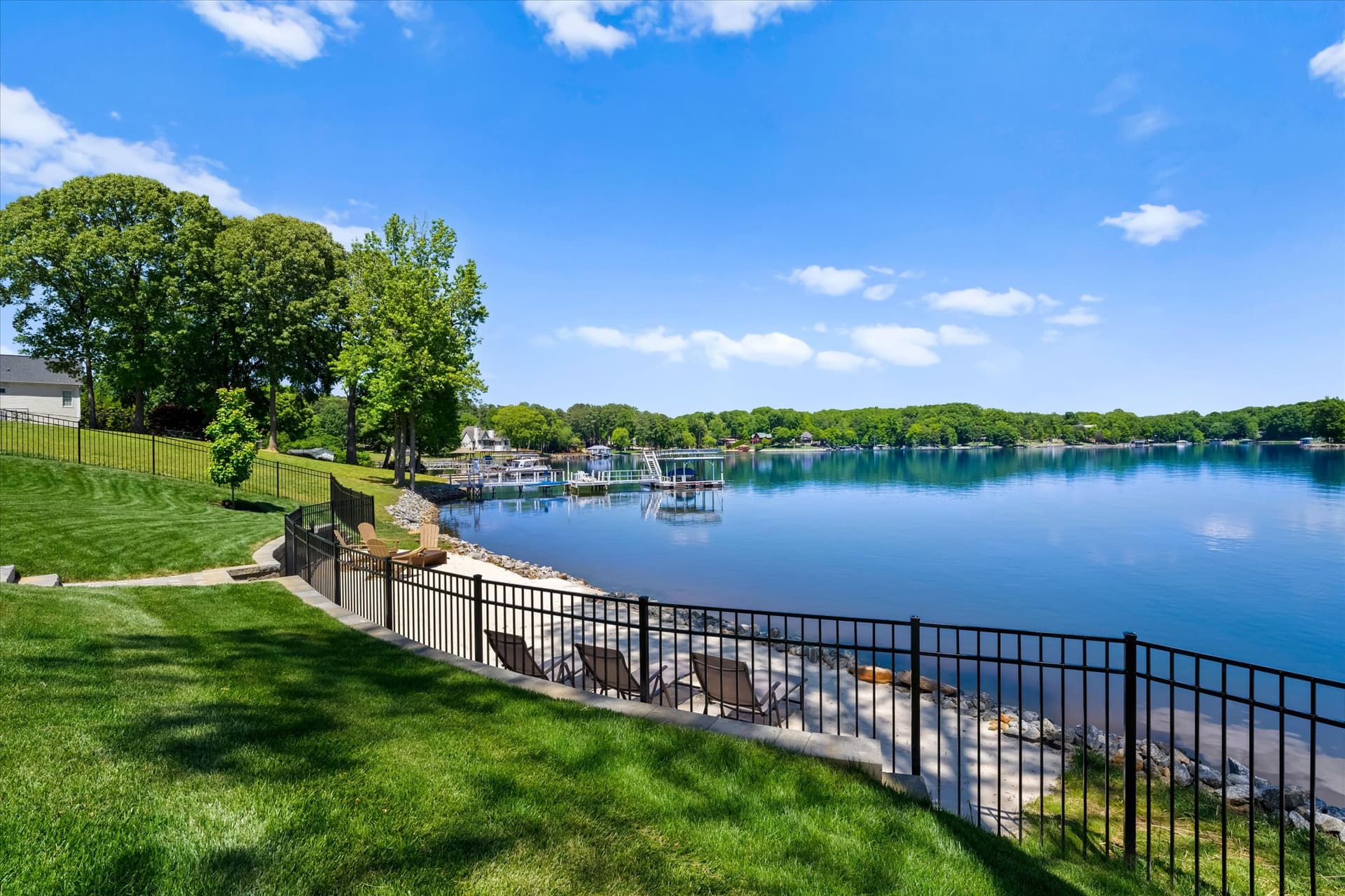 Hogan Crest - Image 72