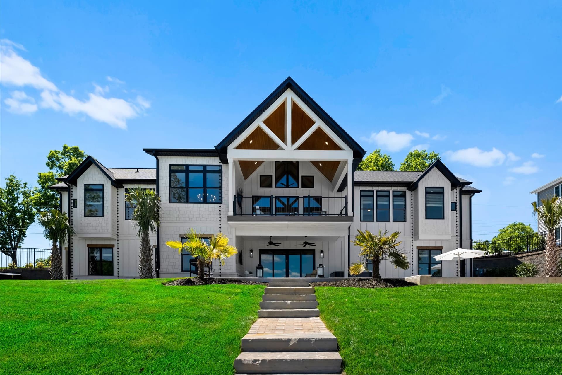 Hogan Crest - Image 75