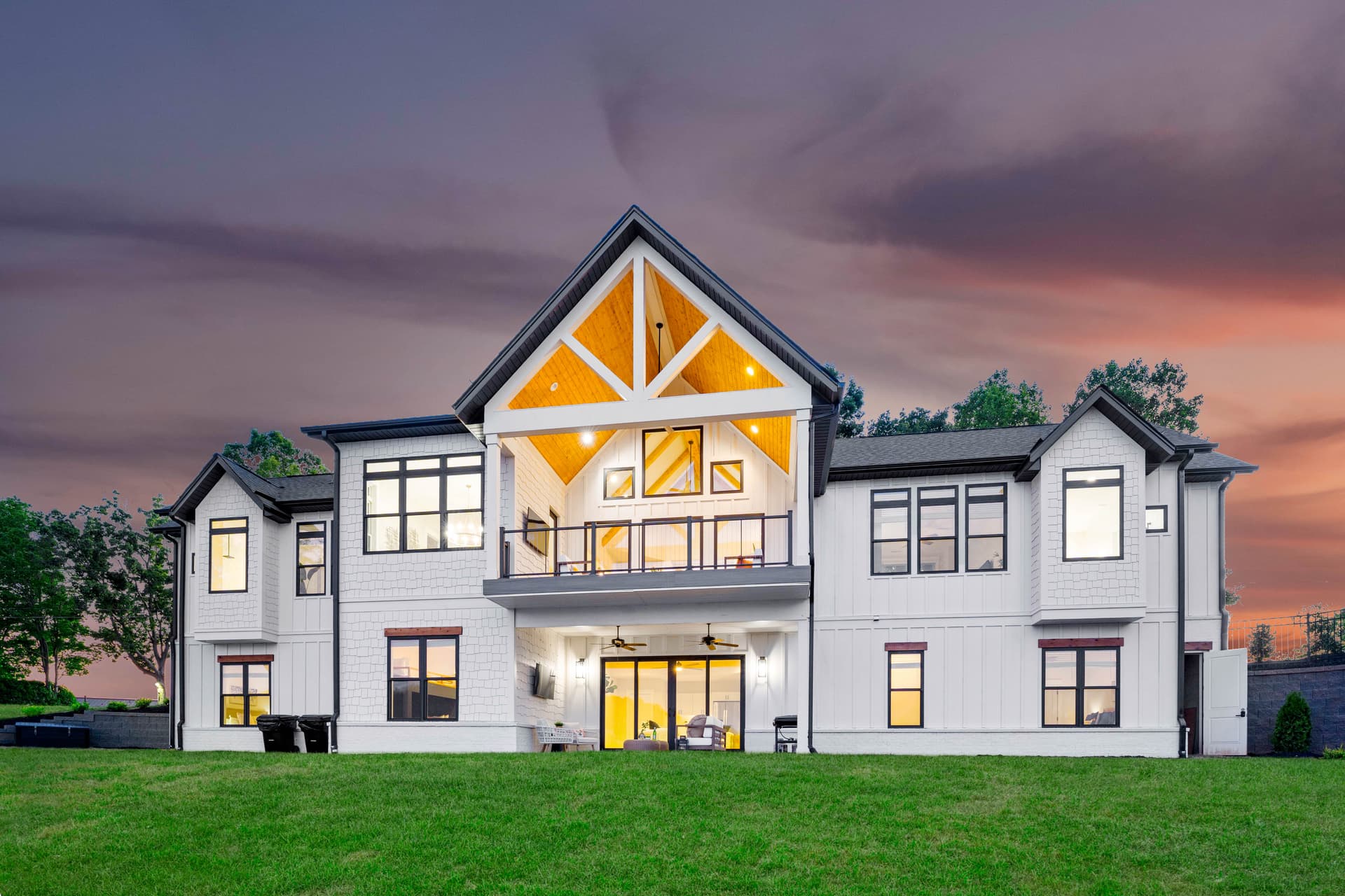 Hogan Crest - Image 76