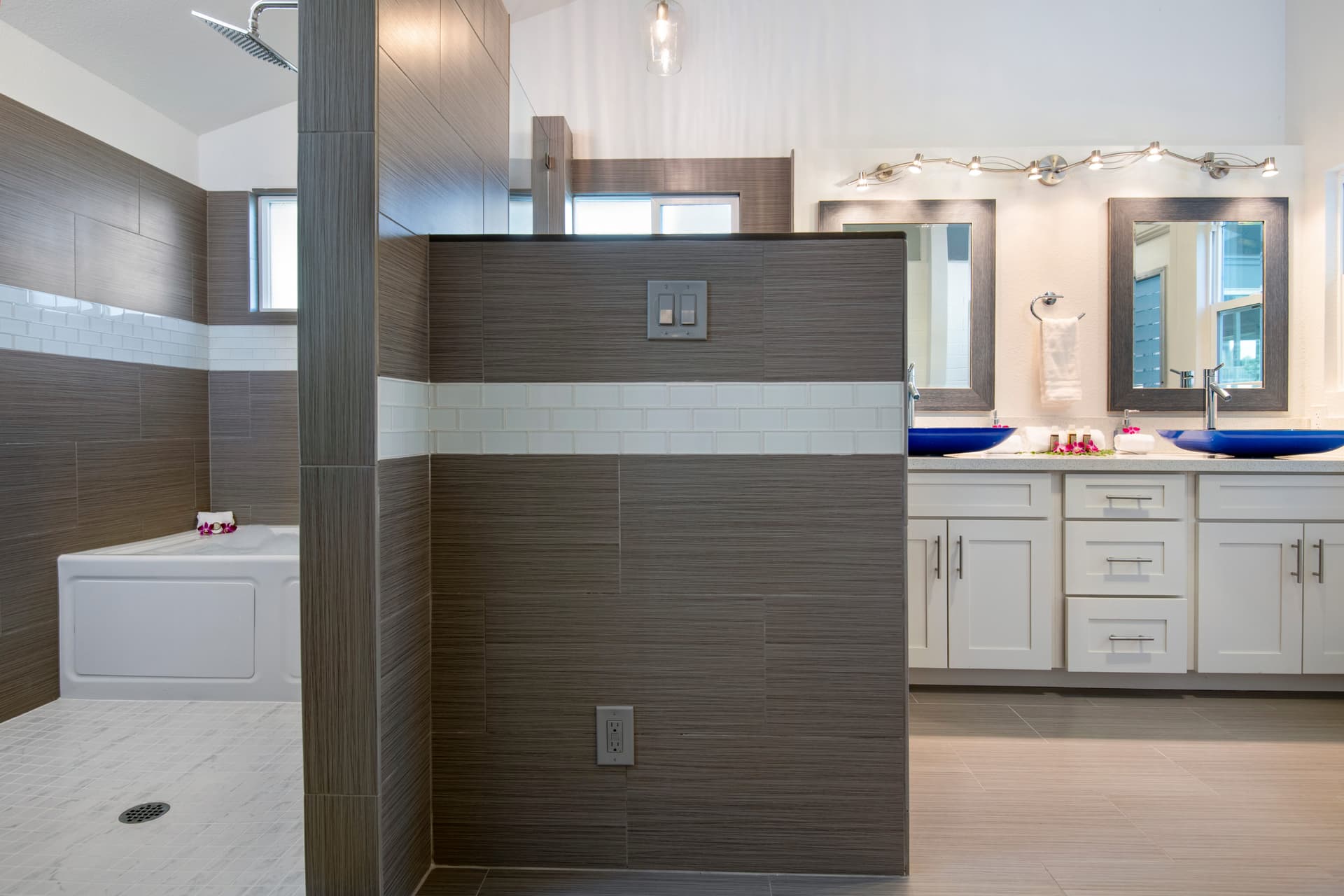 Holoholo Hale - Image 9