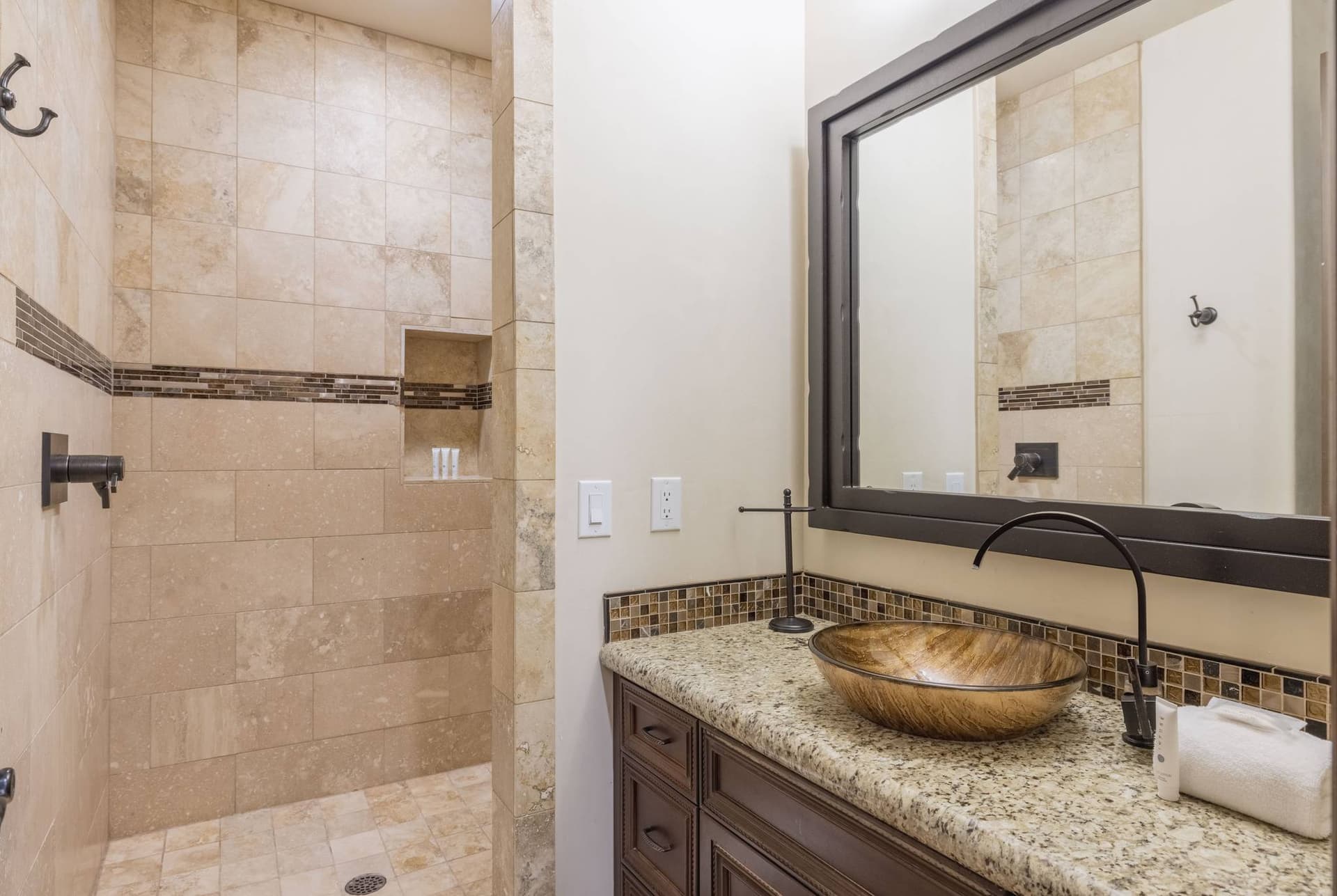 Residence on Cactus - Image 37